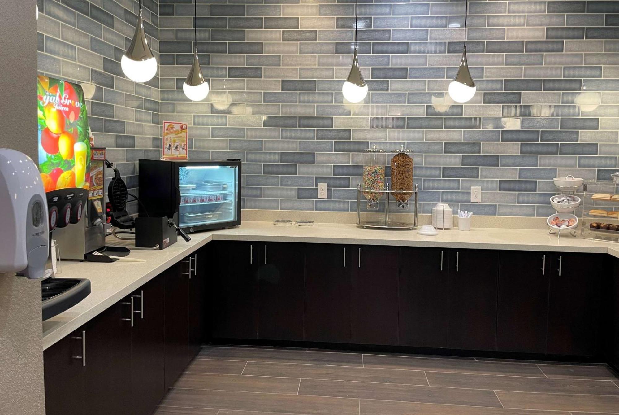 La Quinta Inn & Suites By Wyndham Sulphur Lake Charles Εξωτερικό φωτογραφία